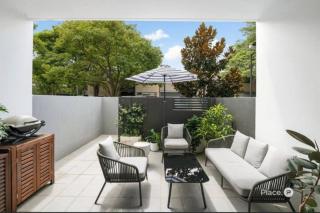 2 Bed Apartment metres from Bulimba Ferry on Oxford Street - 3