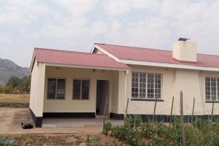 Country cottage in urban Nyanga - 9