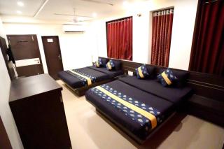 Hotel Shri Govind - Shirdi - 9