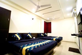 Hotel Shri Govind - Shirdi - 2