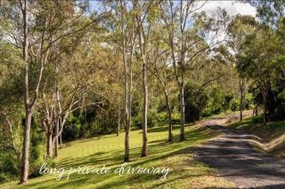 Hideaway at Brookfield Acreage Tennis Court Pool - Brookfield - 3