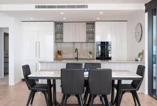 Luxury 3 Bedroom High Floor Ocean View Apartment - 7