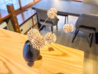 自然豊かな古民家豪邸 最大12名まで可 大人数に最適可で アクセス良好な 菱閣 - Fujikawaguchiko - 2