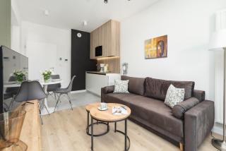 Shellter Suita Flora Apartment by Renters Prestige - Rogowo - 5