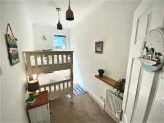 2 Bedroom Apartment with Garden, Close to Beach - Southend-on-Sea - 7