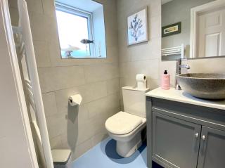 2 Bedroom Apartment with Garden, Close to Beach - Southend-on-Sea - 6