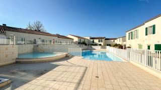 Jolie maison à étage en résidence avec piscine - 1