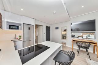 Stunning Apt with Rooftop Pool & Sea View 16onBree 2212 - Città del Capo - 3
