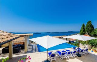 Three-Bedroom Holiday Home In Brsecine - 9