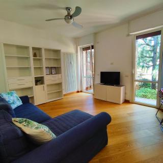 HUB 21052 Milan,Lakes,MXP,A8,Train Station - Busto Arsizio - 0