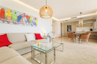 Modern apartment, with large private terrace, BBQ and panoramic sea views, in Residencial Botanic, Benahavis - 3