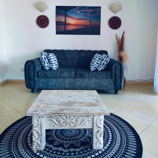 Beach Front Luxury 2 Bedroom Mombasa - 4