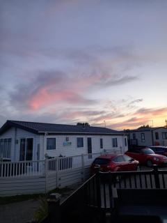 2 bedroom Mini Lodge Caravan at Coopers Beach Holiday Park - East Mersea - 6