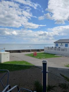 2 bedroom Mini Lodge Caravan at Coopers Beach Holiday Park - East Mersea - 7