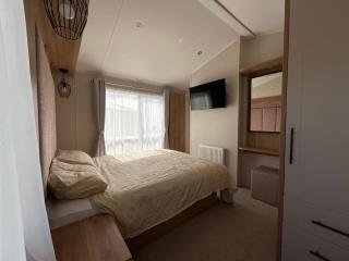 2 bedroom Mini Lodge Caravan at Coopers Beach Holiday Park - East Mersea - 1