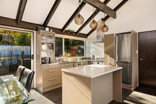 Lake Views - Close to Town - Hot Tub - Spa Pool - 1