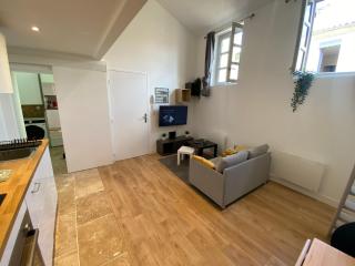 Chaleureux et Lumineux studio Centre Historique Nimes - 7