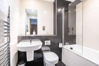 Stylish 2 Bed Apt 87 - City Centre, FREE Parking, Alexa, Espresso Machine & Netflix - Hosted by Stay Host Save - Sheffield - 7