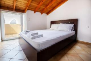 Archagelos House - Potos - 1