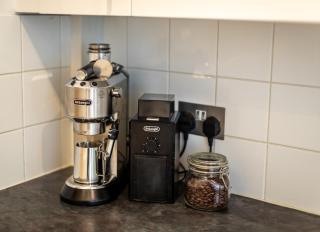 Vibrant house stay in Windsor FREE Parking - 9