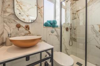 Luxury Duplex 1BD Penthouse with Large Rooftop Terrace and Pool - Open City and Sea Views - Close to St Julian's & Sliema - Pembroke - 3
