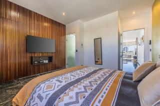 Luxury Duplex 1BD Penthouse with Large Rooftop Terrace and Pool - Open City and Sea Views - Close to St Julian's & Sliema - Pembroke - 1
