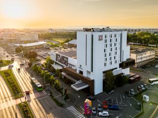 Kronwell Brasov Hotel - Brasov - 9