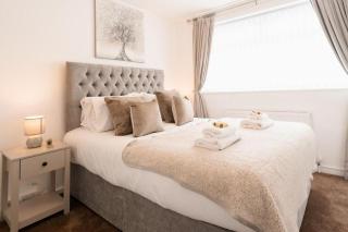 Convenient Wirral Retreat - Upton - 0