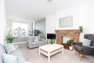 Beach Walk - Two Bedroom Apartment with Seaviews and Parking - Southend-on-Sea - 7