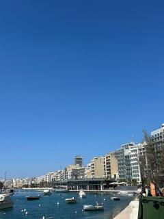 Modern Sliema apartment near sea - 4