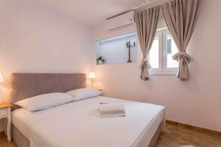 Firule Beach Apartment-Two Bedroom Urban Chic-Prime Location-Walk to Beach-Free Parking - Split - 3