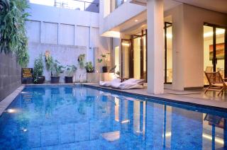 Jasmine Cozy Villa 3 bedrooms with a private swimming pool - Bandung - 9