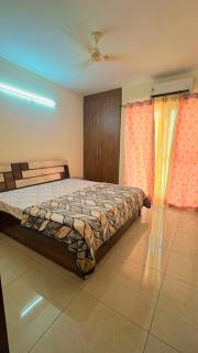 Luxury flat - - 4