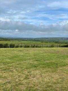 Pylewell Farm Rhossili, comfortable pet friendly couples getaway - Swansea - 3