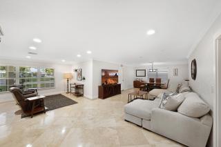 Hollywood Hills by Dream Vacation - 3