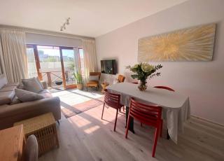 Kalk Bay Sunny 2 Bed Seaviews Braai Patio Pool 17 SJT - 7