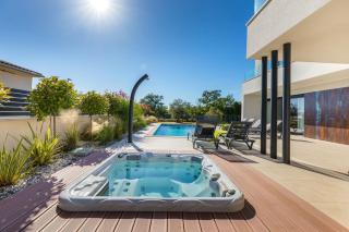 Villa Abarica by Villsy - with heated pool, sauna, jacuzzi - 7