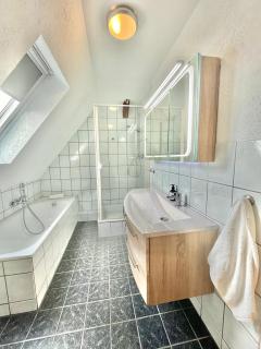 GuestHouse Bielefeld - Brake - Bielefeld - 4