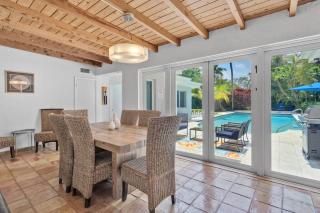 6 Bedrooms Oasis Treat with Oversized Pool, 9 minutes to the Beach - 7