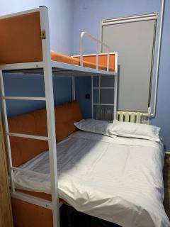 Friends Hostel Bishkek - Bisjkek - 3