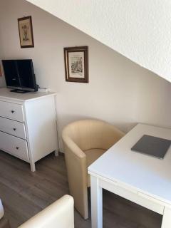 FeWo 58 - Appartement im Rottalblick - Helle Kuschelecke genießen mit Bademantelgang zur Therme, TV und persönlichem Gästeempfang von Astarte Estate - Bad Griesbach - 8
