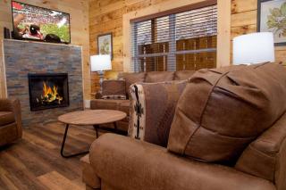 Spacious 2800 sq ft-Cozy Wood Cabin-NEW BUILD - 1