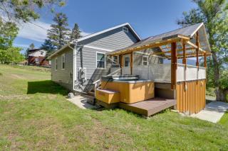 Eureka Getaway with Hot Tub and Mountain Views! - Eureka - 9