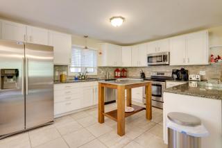 Lakefront Newport News Home, 6 Mi to City Center! - Newport News - 4