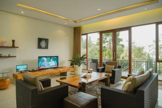Oyama City View Villa 4 bedrooms with a private swimming pool - Bandung - 9