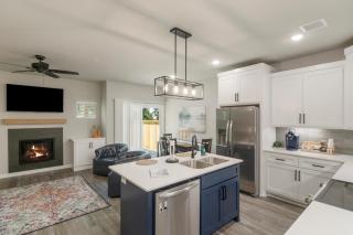 The Rose Retreat - Walk to the Broken Arrow Rose District - 5