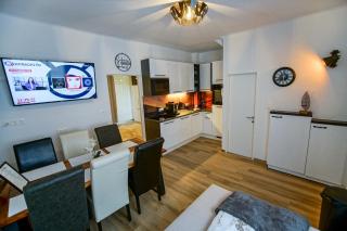 AusZeit Steiraland 5 mit überdachter Terrasse, privaten Garten und Parkplatz - Judendorf - 4