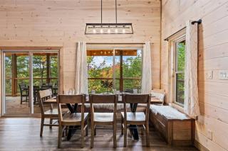 3 King Suites 5 mi to Parkway View Gaga Ball Court - 1