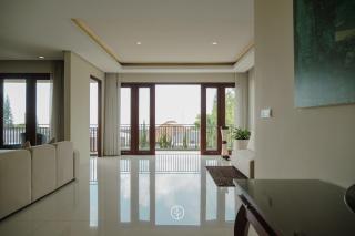 Breeze blows city view villa 4 bedrooms and 1 family room 1 king-size bed and 1 queen-size bed with a private swimming pool - Bandung - 2
