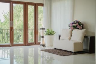 Breeze blows city view villa 4 bedrooms and 1 family room 1 king-size bed and 1 queen-size bed with a private swimming pool - Bandung - 1